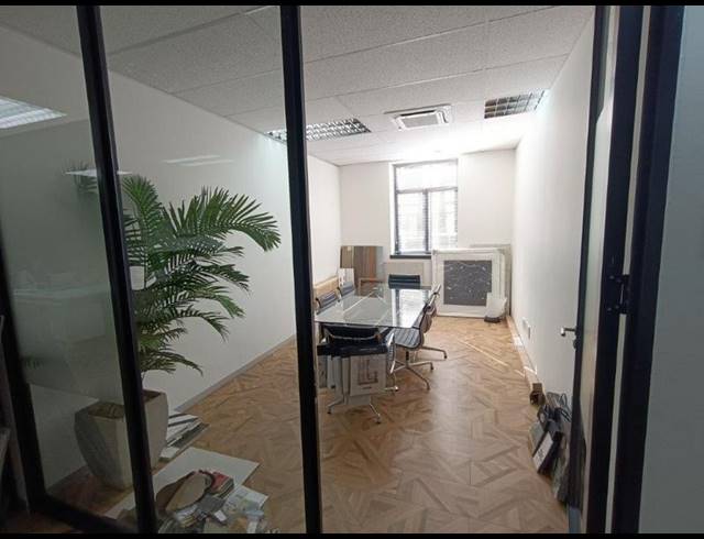 BUSINESS PROPERTY TO RENT IN BRYANSTON